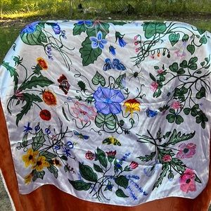 Satin print scarf  imperfect but gosh it’s so beautiful 🤩 floral with bugs.